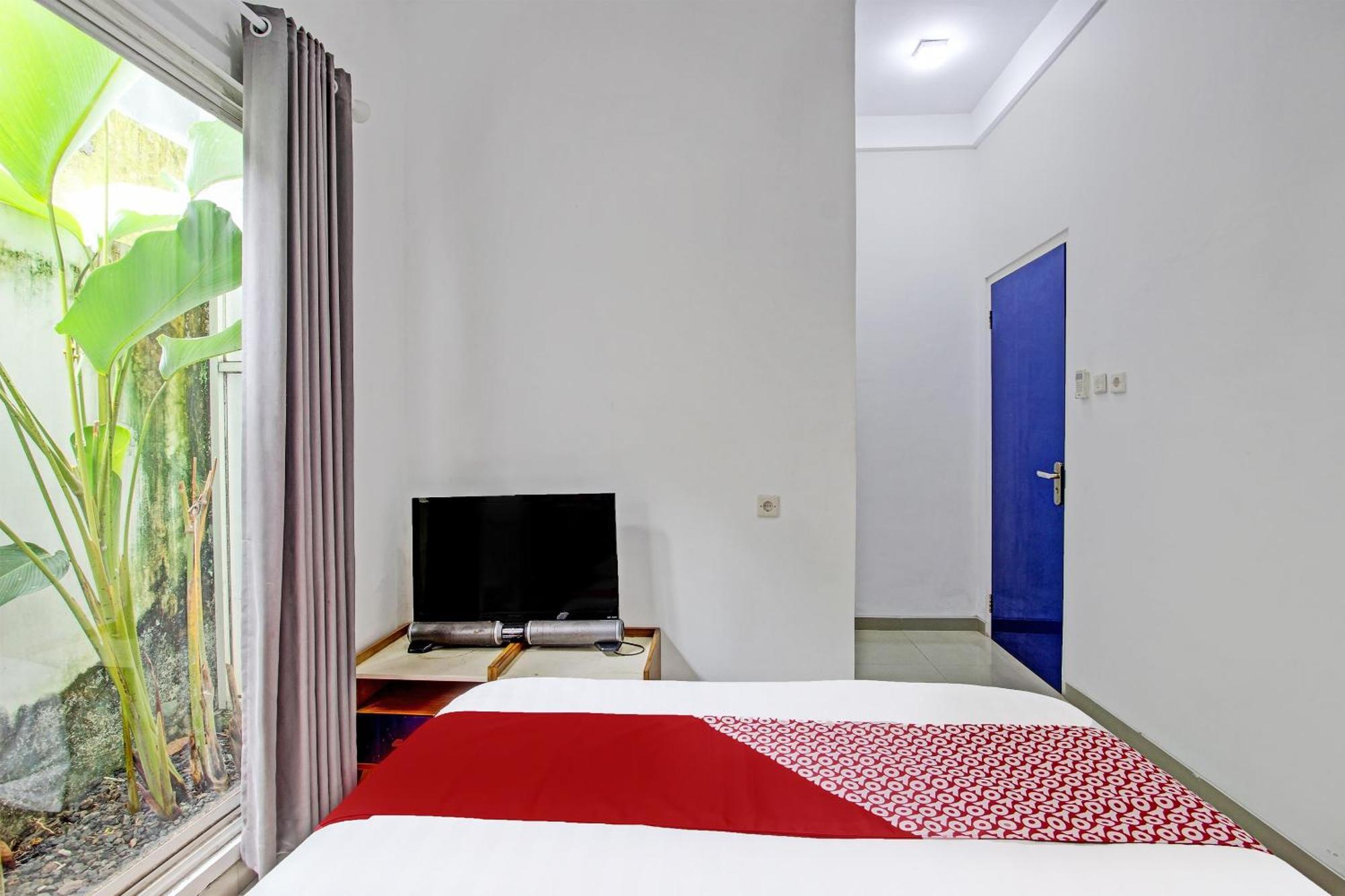 Oyo 91952 Oase Hostel 요그야카르타 외부 사진