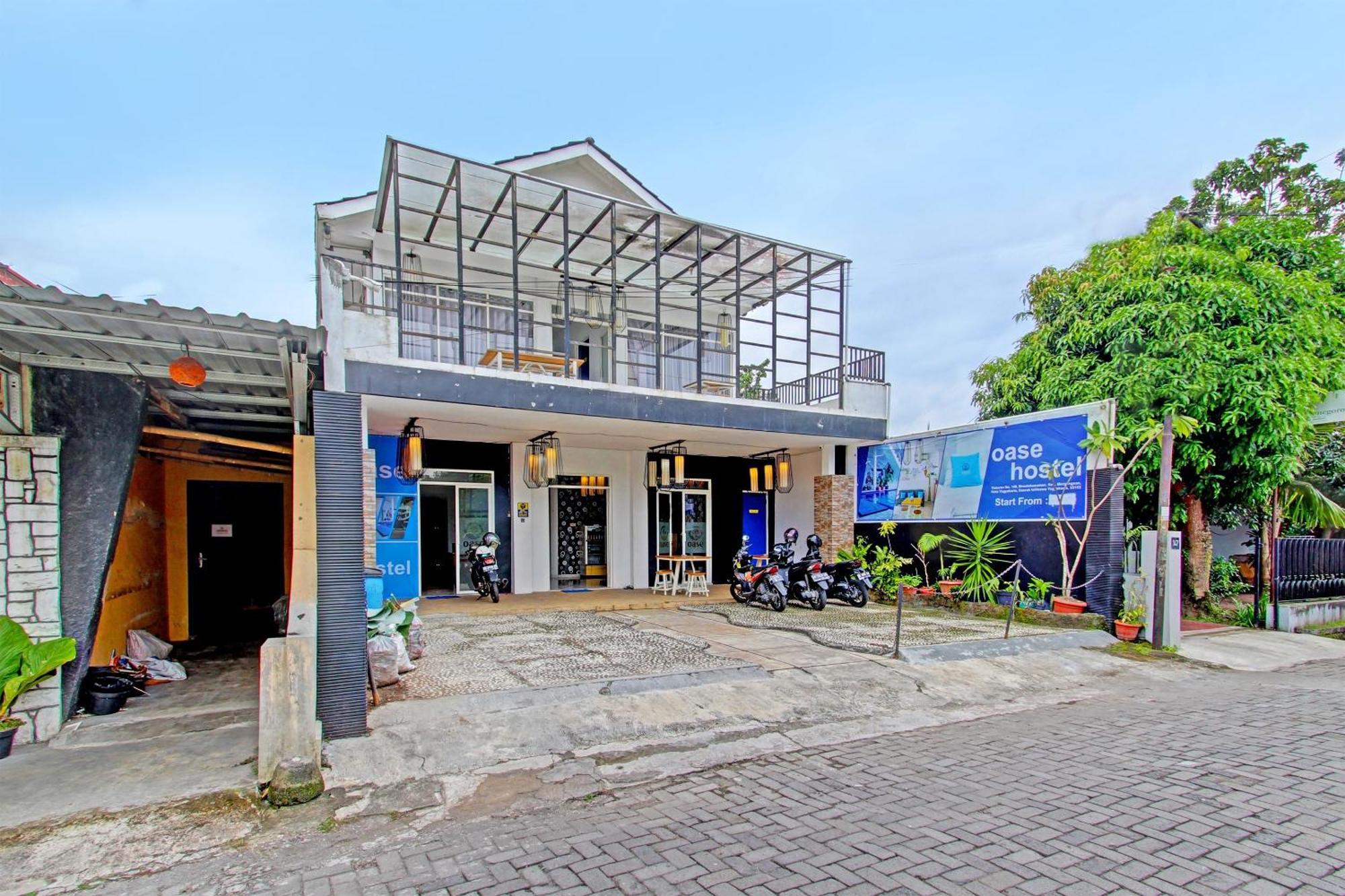 Oyo 91952 Oase Hostel 요그야카르타 외부 사진