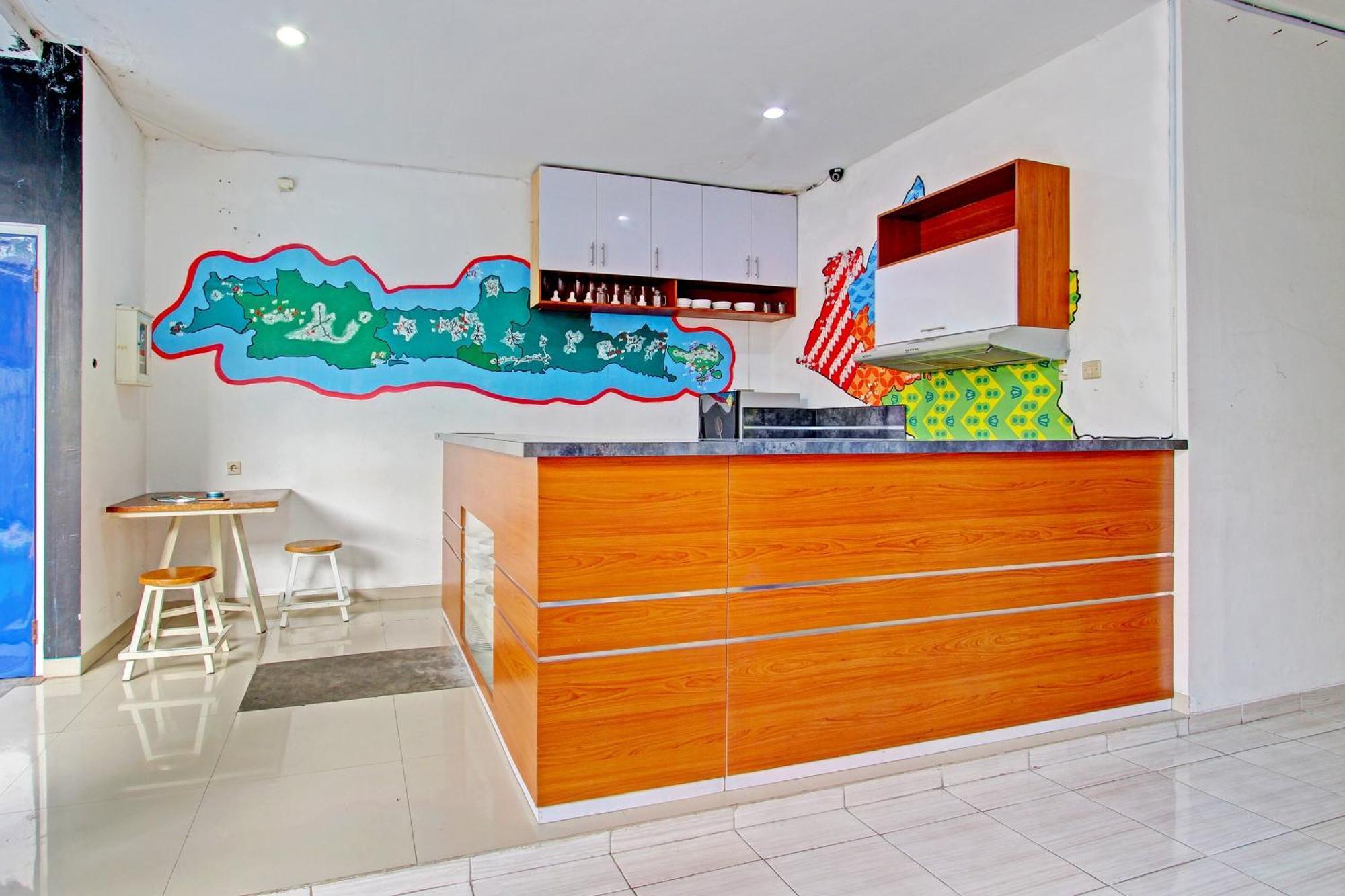 Oyo 91952 Oase Hostel 요그야카르타 외부 사진