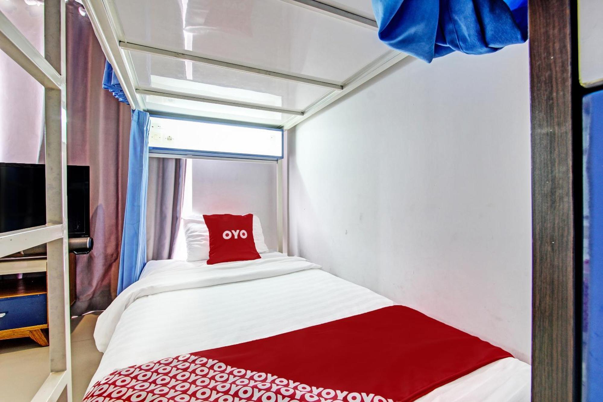 Oyo 91952 Oase Hostel 요그야카르타 외부 사진