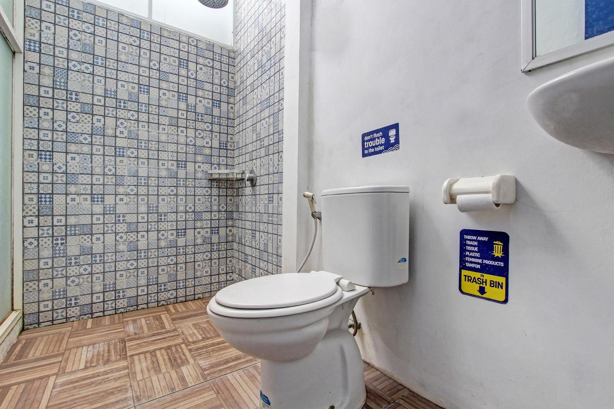 Oyo 91952 Oase Hostel 요그야카르타 외부 사진